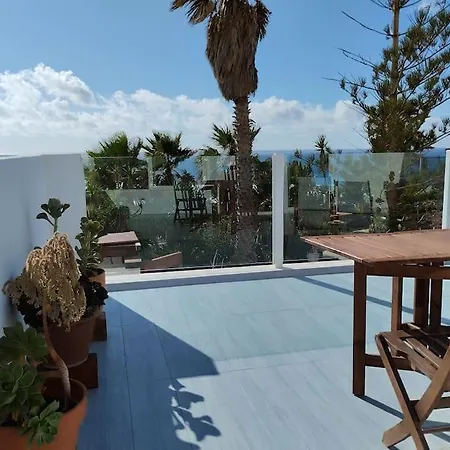 360 View To Ocean And Cliffs דירה