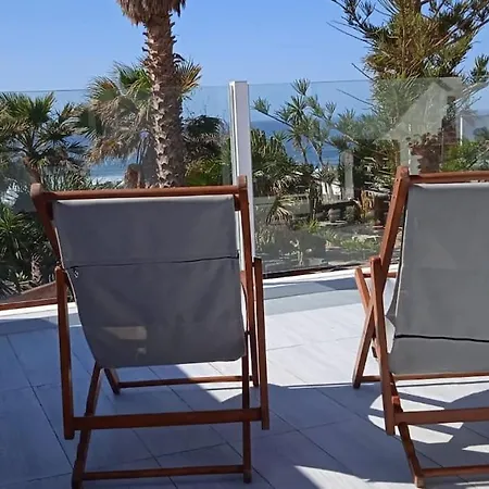 360 View To Ocean And Cliffs פאמארה